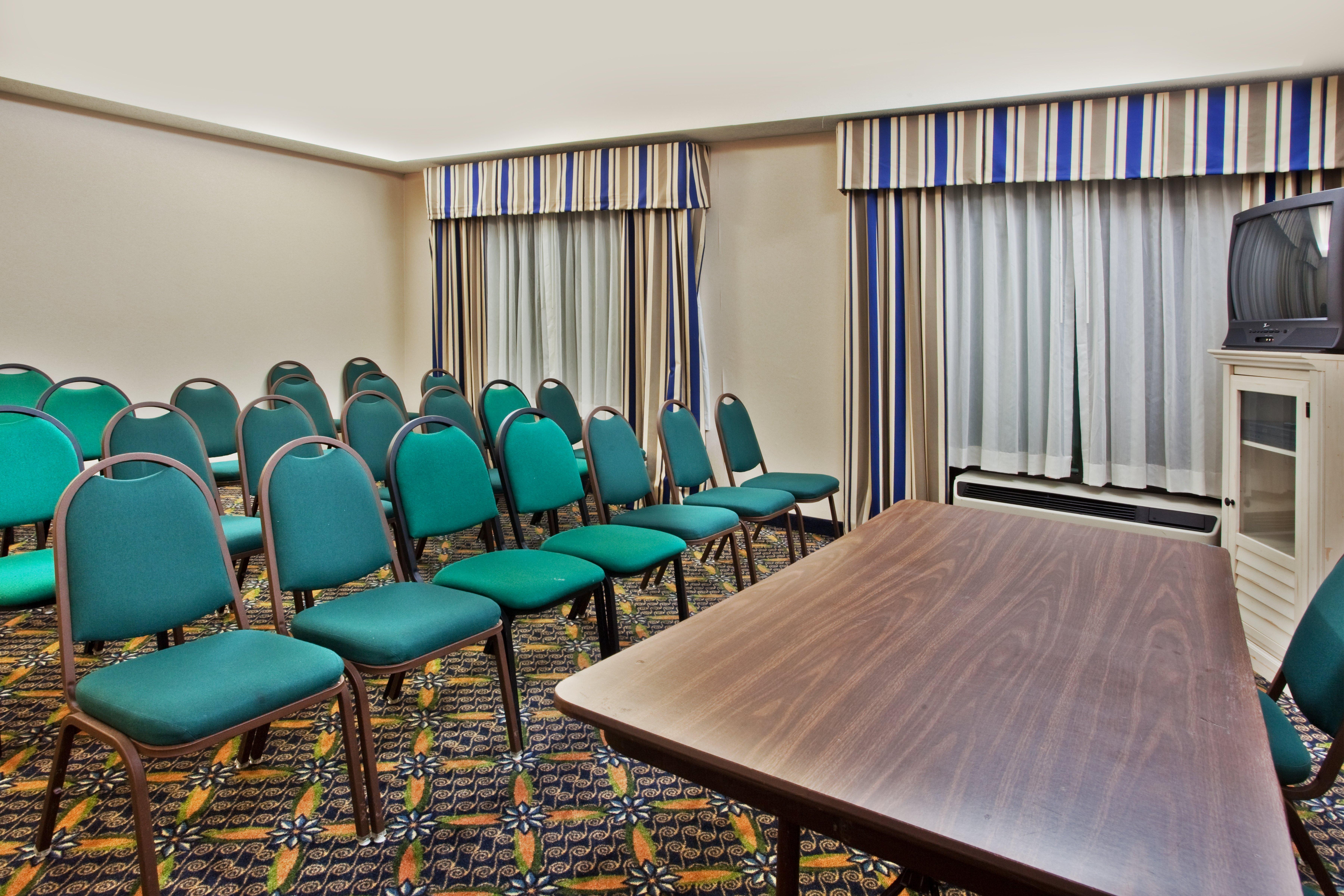 Holiday Inn Express Hotel & Suites Lawrenceville By Ihg Экстерьер фото
