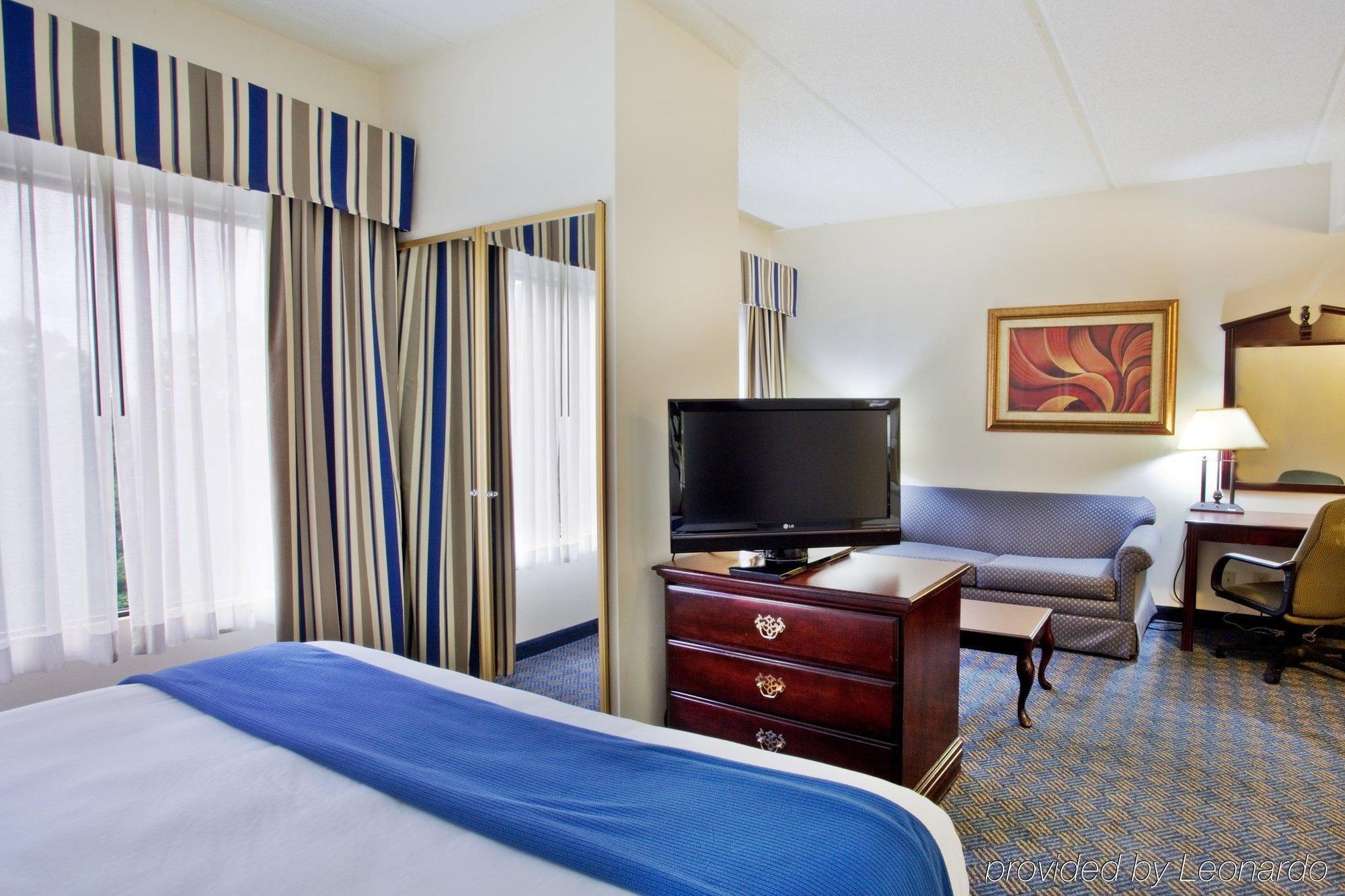 Holiday Inn Express Hotel & Suites Lawrenceville By Ihg Экстерьер фото
