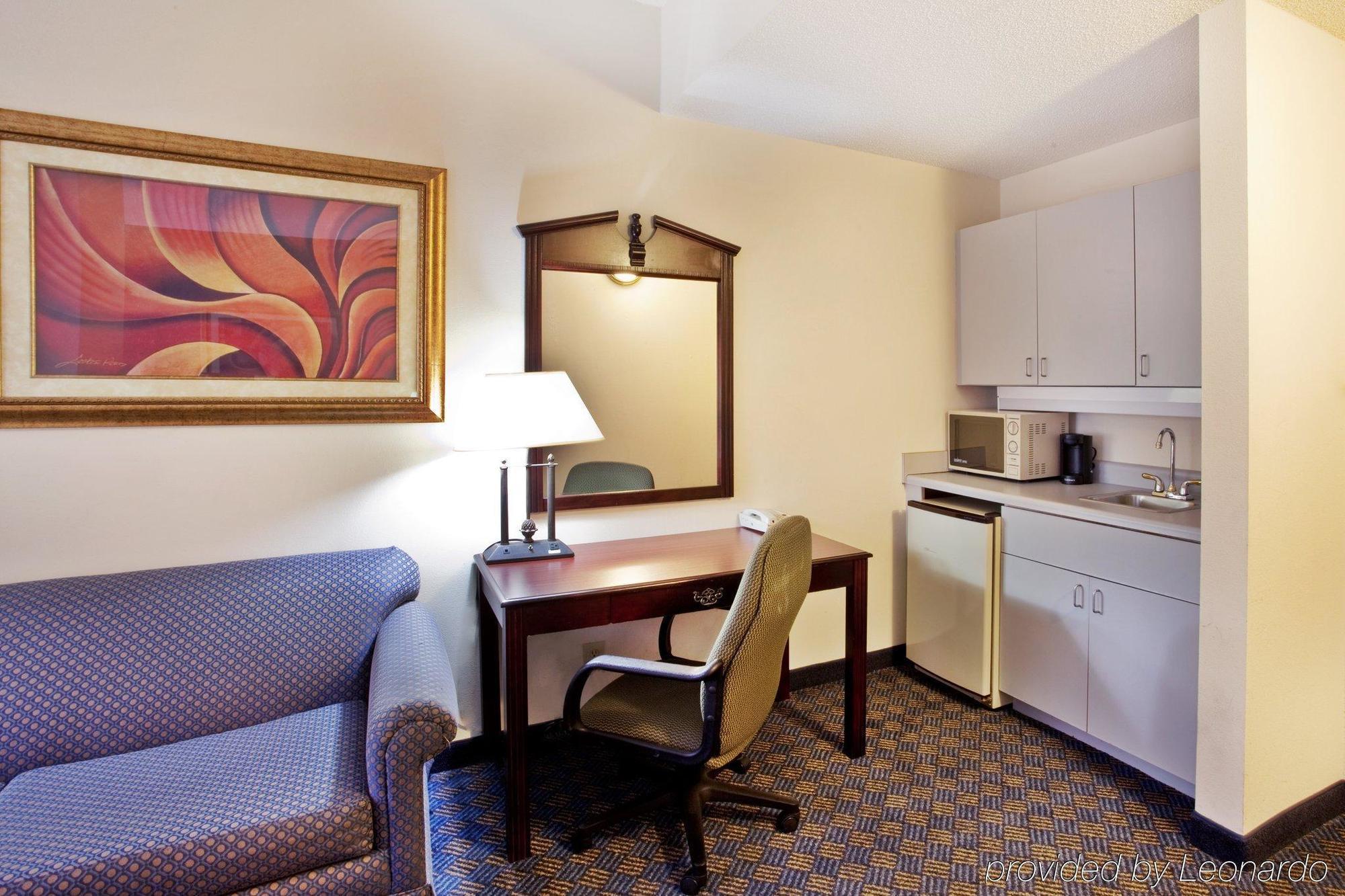 Holiday Inn Express Hotel & Suites Lawrenceville, An Ihg Hotel Экстерьер фото